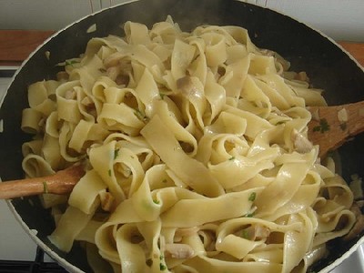 Tagliatelles aux cèpes et au safran rouge