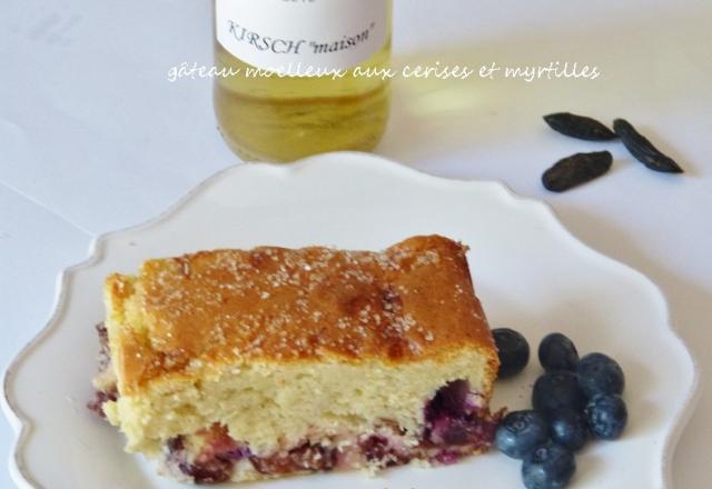 Gâteau moelleux aux cerises et myrtilles