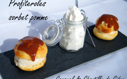 Profiteroles sorbet pomme, caramel et chantilly au cidre