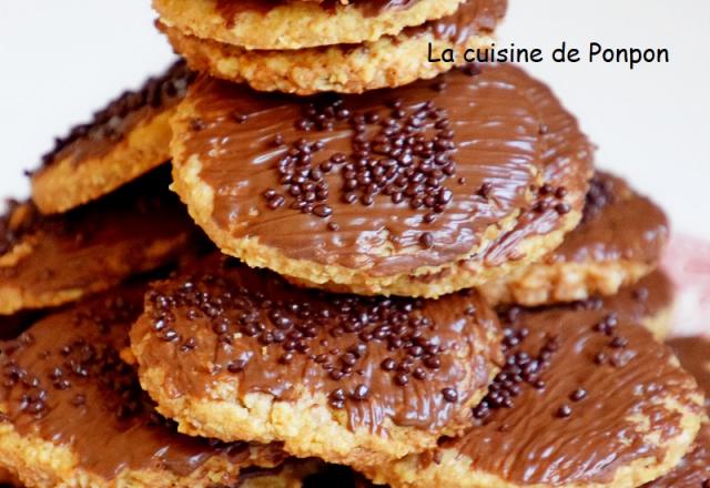 Biscuit granola et perles de chocolat