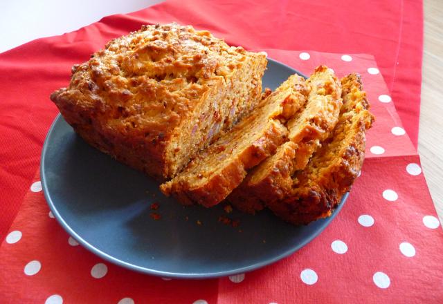 Cake aux tomates sechées et lardons