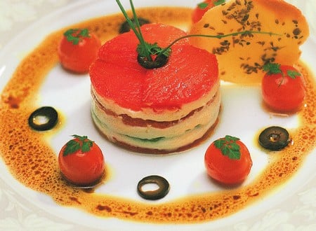 Millefeuille de tomates et poivrons confits à la Millefeuille poivrons