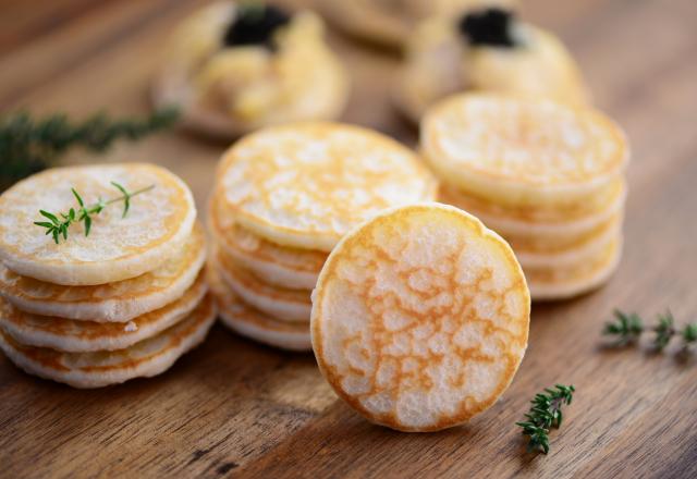 Comment faire ses propres blinis maison pour l’apéritif de Noël ?