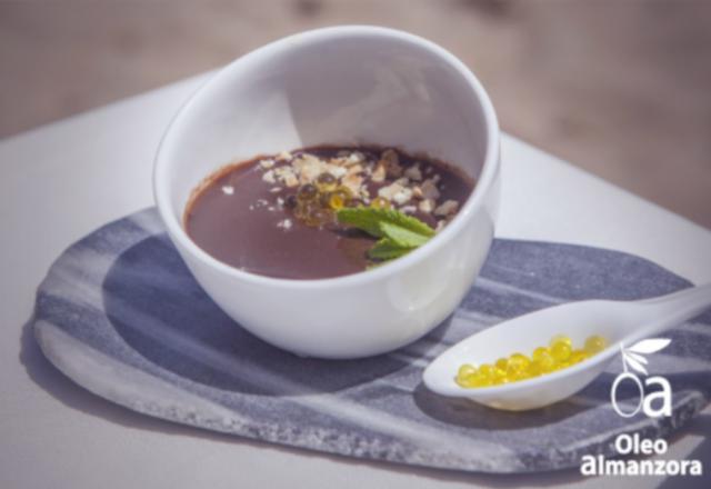 Chocolat noir doux avec fleurs de sel et perles