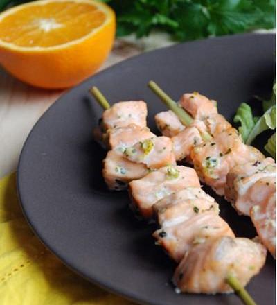 Brochettes de saumon à la citronnelle