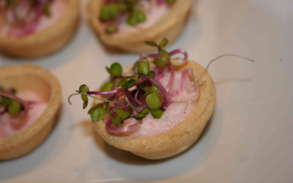 Mini tartelette pousse et mousse de radis