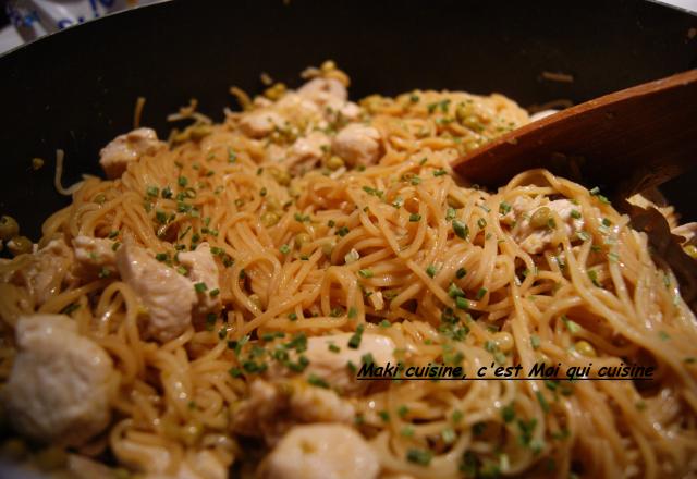 Nouilles sautées au poulet et au gingembre