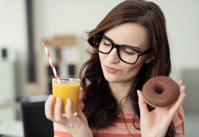 On la consomme souvent au quotidien, mais cette boisson serait pire que les pâtisseries !