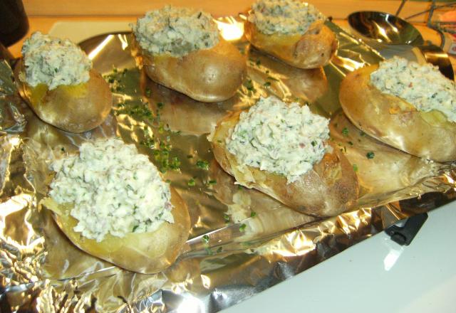 Pommes de terre farcies à la crème au bleu persillée