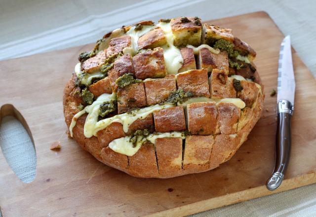 Pain apéro à effeuiller pesto et Cantal