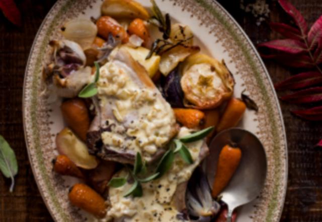 Côte de porc avec Quinola aux légumes rôtis, aux pommes et au cidre