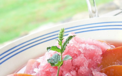 Soupe glacée de pêche au cidre et son granitée