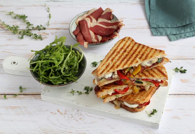 Croque monsieur au Magret de Canard fumé, légumes rôtis et fromage de chèvre