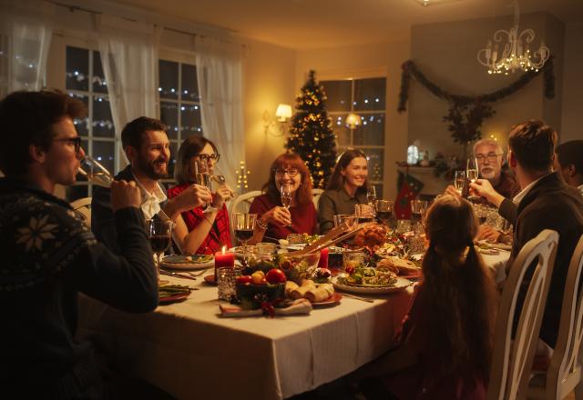 Repas de fêtes : pour éviter les intoxications, combien de temps au maximum faut-il laisser les plats sur la table ?