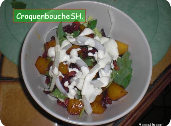 Salade tiède aux lardons et à la mangue