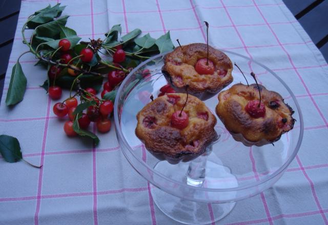 Muffins cerises aigres et chocolat blanc