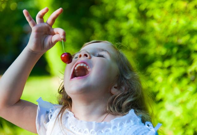 Pourquoi dit-on qu’il ne faut pas boire d’eau après avoir mangé des cerises ?