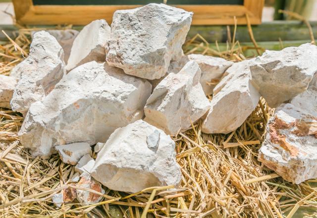 Kaolin : cette argile qui fait fureur auprès des jeunes est-elle dangereuse pour la santé ?