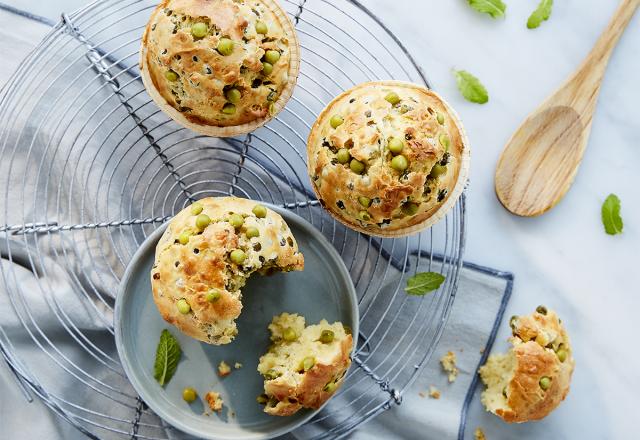 MUFFINS AUX PETITS POIS, MENTHE FRAICHE ET PARMESAN