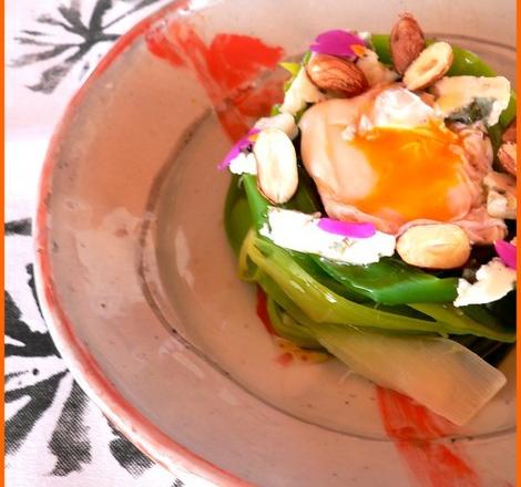 Salade tiède de poireau à l'œuf poché et Roquefort Papillon