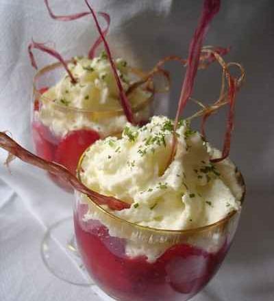 Verrine fraise rhubarbe, crème de verveine