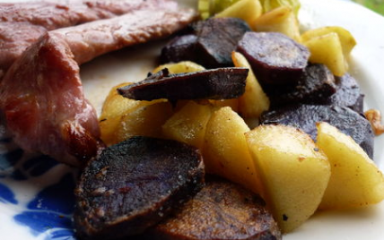 Poêlée colorée pommes / pommes de terre vitelottes