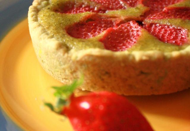 Tartelettes pistachées à la fraise gariguette