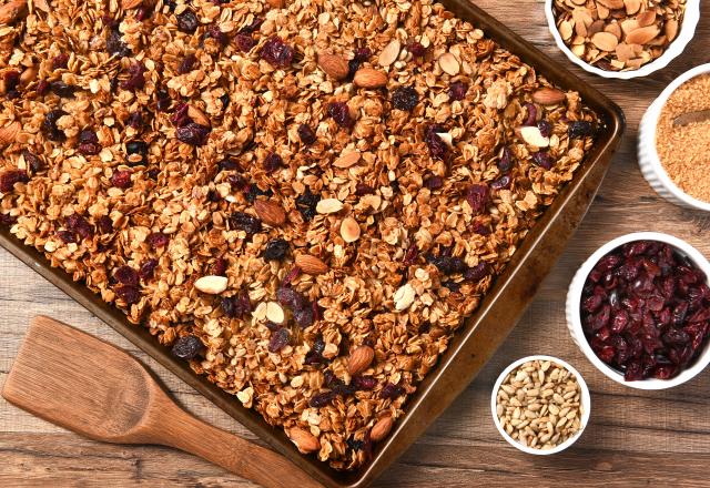 Cette diététicienne dévoile sa recette de granola façon crumble pour un petit déjeuner complet et pas trop sucré