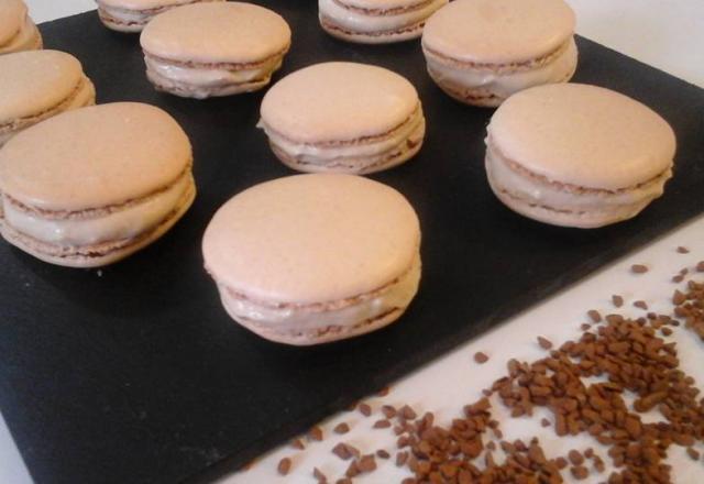 Macarons au café