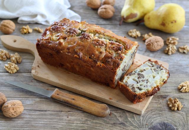 Cake aux Noix du Périgord AOP, roquefort et poires