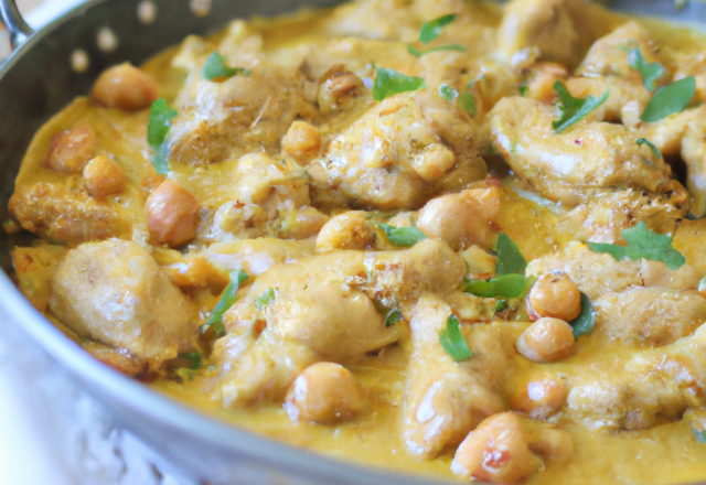 Poulet au curry et ses noix