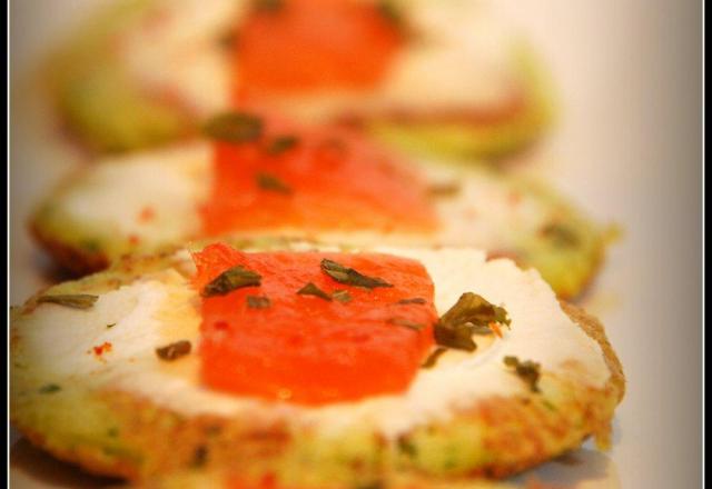 Pancakes de courgette, fromage frais et saumon