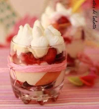 Verrine méli-melo de fruits d'été, grapefruit curd et chantilly