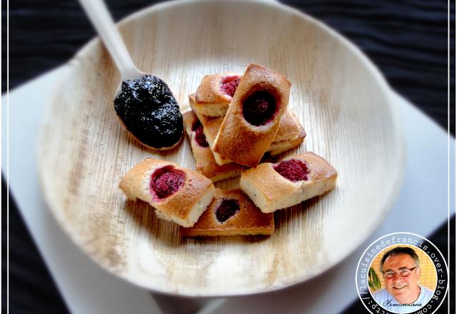 Minis financiers aux amandes et framboises