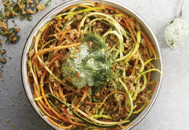 Spaghetti de légumes multicolores