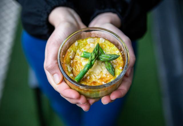 Petits clafoutis aux asperges vertes et parmesan