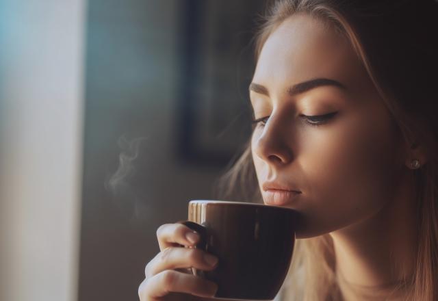 Café, thé ou chocolat chaud : pourquoi faut-il faire attention à ne pas les boire trop chauds ?