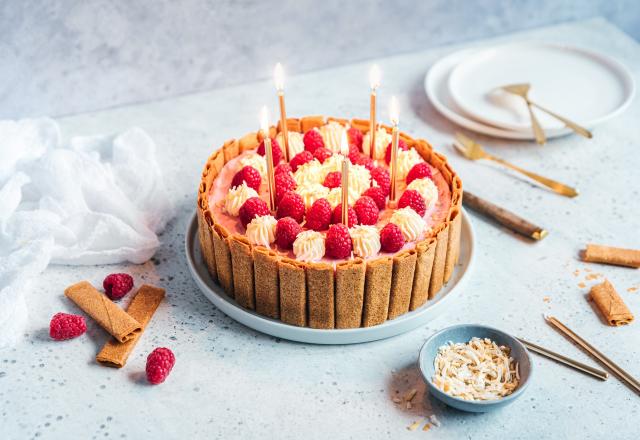 Entremets framboise noix de coco & crêpes dentelle nature