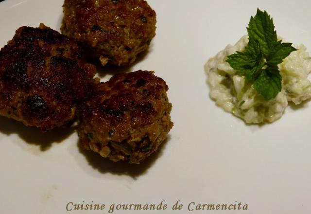 Boulettes de viande et tzatziki