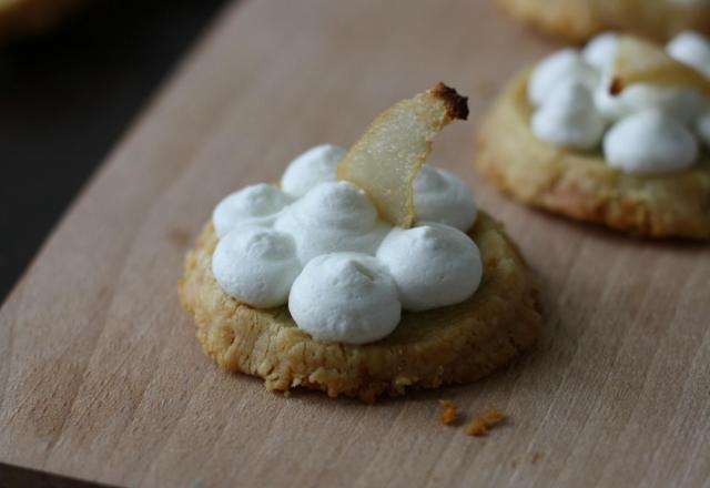 Sablés au Roquefort, sa Chantilly et sa Chips de Poire