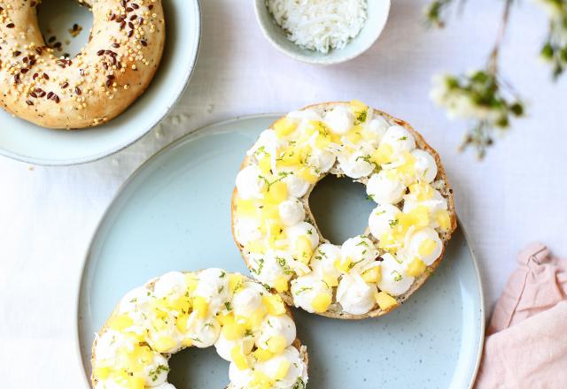 Bagel crème de coco, ananas et zeste de citron vert