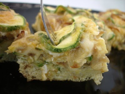 Omelette aux oignons et aux courgettes