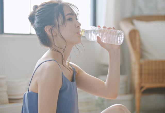 Voici pourquoi réutiliser une bouteille d’eau en plastique pour boire est une mauvaise idée