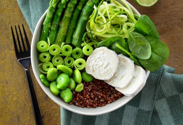 Green bowl à la bûche de chèvre