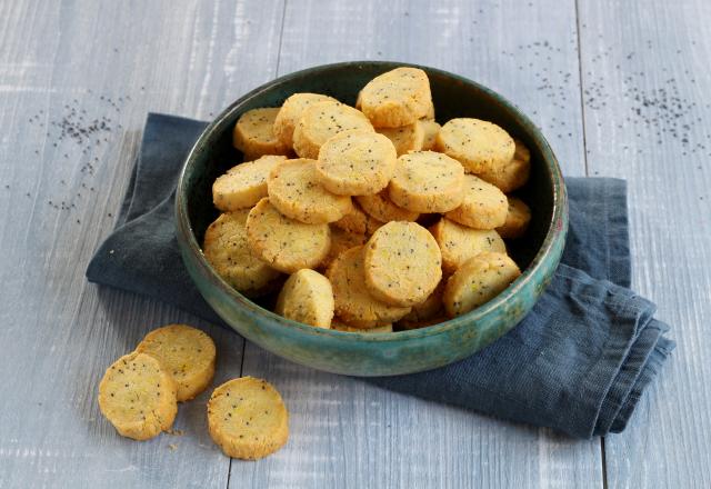 Sablés au parmesan, curry et graines de pavot