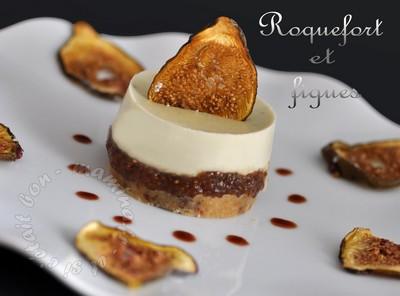 Panna cotta au roquefort et compotée de figues, tuile sechée et reduction de porto-balsamique