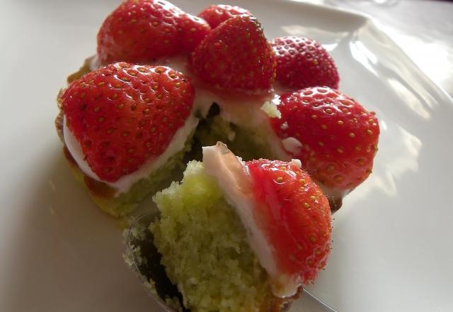 Tartelettes financières aux fraises et thé matcha