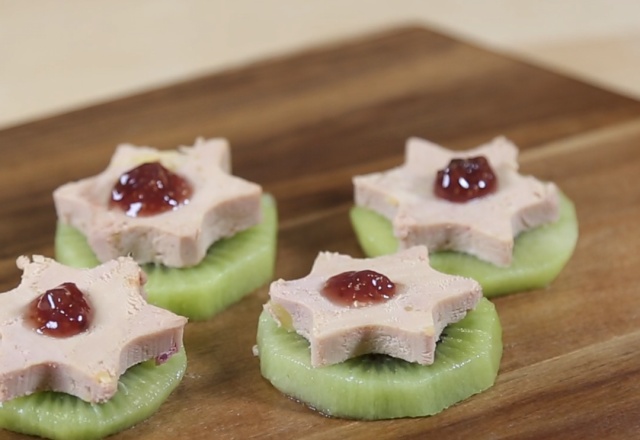 Canapés de kiwi au foie gras et pointe de confit de figues