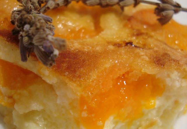 Clafoutis abricots, amandes et lavande