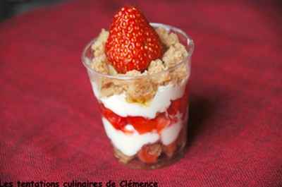 Verrine de fraise, pain d'épice et sirop d'érable